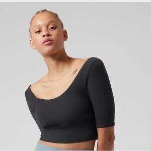 Athleta EUC Black Exhilarate Crop Top Shirt Yoga Size M Built in Bra A-C Cup